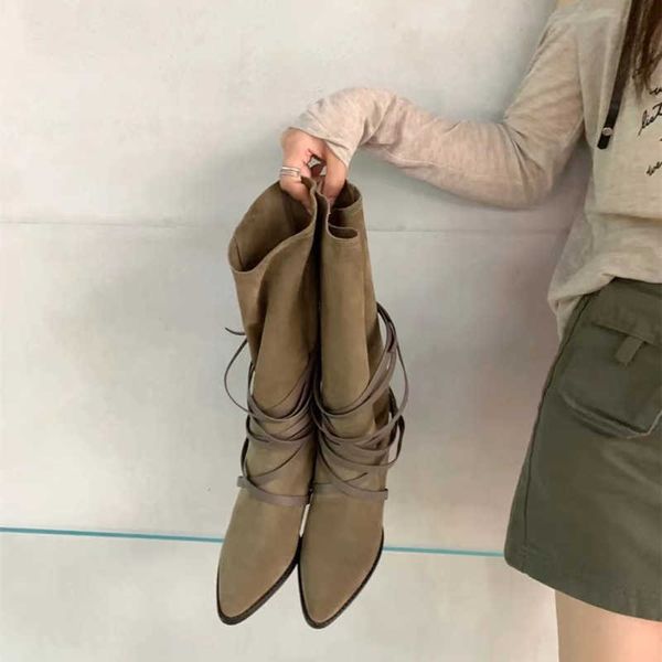 shoes ahigo's same 2023 new suede high women's pointed western cowboy boots versatile sleeve rider boots, Black
shoes ahigo's same 2023 new suede high women's pointed western cowboy boots versatile sleeve rider boots, Black