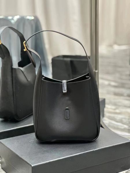 women's bag fashion casual simple high-end quality beautiful underarm bag model 713938
women's bag fashion casual simple high-end quality beautiful underarm bag model 713938