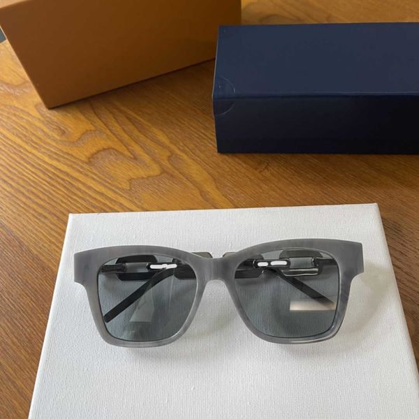 2023 luxury brand design sunglasses women men women's metal chain leg box new uv fashionable men's sunglasses for ladies sun glass, White;black
2023 luxury brand design sunglasses women men women's metal chain leg box new uv fashionable men's sunglasses for ladies sun glass, White;black