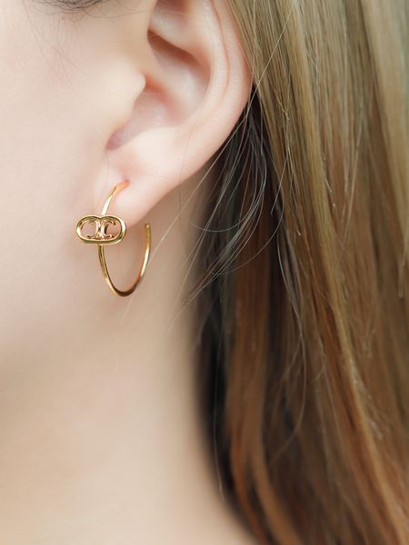 2023 designer circle earrings luxury latest 18k gold monogram charm women stud fashion trend no box, Golden;silver
2023 designer circle earrings luxury latest 18k gold monogram charm women stud fashion trend no box, Golden;silver