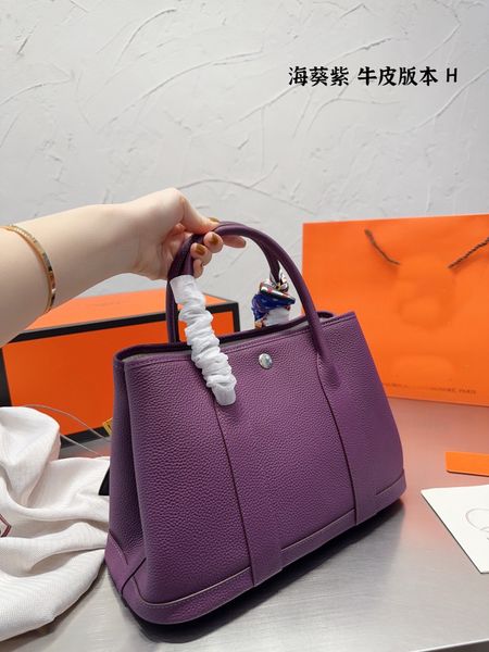 2023 h-brand 30*20cm anemone purple cowhide leather shoulder women handbag luxury designer large capacity bag
2023 h-brand 30*20cm anemone purple cowhide leather shoulder women handbag luxury designer large capacity bag