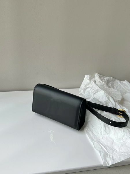 quality designer cross body belt bags real calf leather waist bag gold printing hardware buckle fanny shoulder bags front flap handbags fash
quality designer cross body belt bags real calf leather waist bag gold printing hardware buckle fanny shoulder bags front flap handbags fash