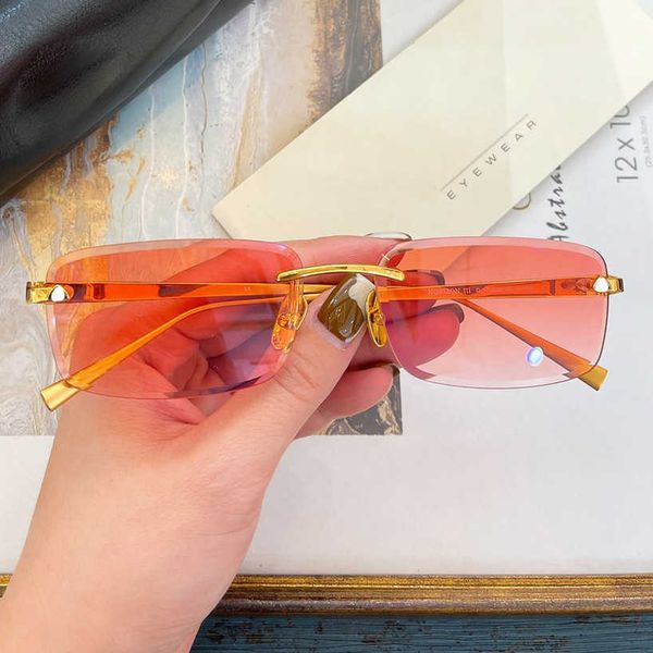 50%off designer sunglasses new advanced frameless small square female outdoor sunglasses box female classic eyewear uv400 outdoor holiday gl, White;black
50%off designer sunglasses new advanced frameless small square female outdoor sunglasses box female classic eyewear uv400 outdoor holiday gl, White;black