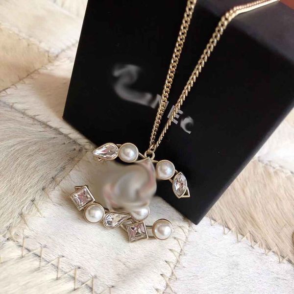factory wholesale custom titanium jewelry wholesale c letter hanging ladies necklace couple gift with dust bag, Golden;silver
factory wholesale custom titanium jewelry wholesale c letter hanging ladies necklace couple gift with dust bag, Golden;silver