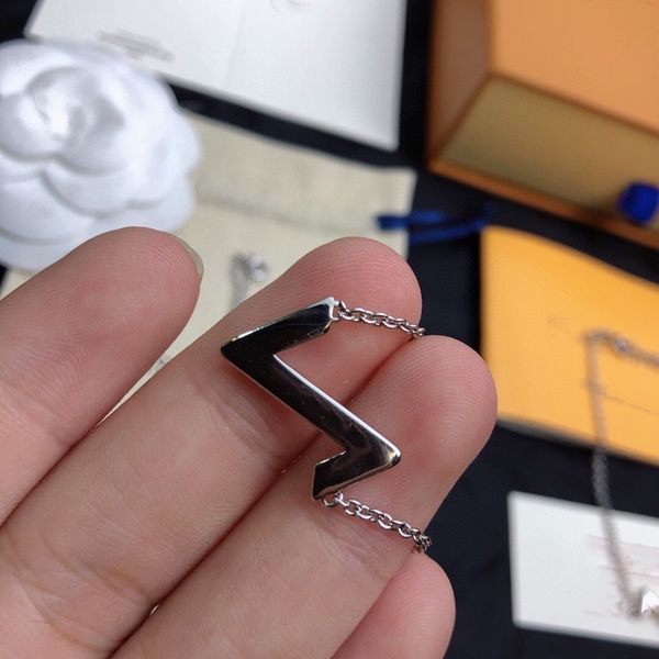 2023 designer stainless steel brand bracelet necklace set silver plated fashion jewelry no box
2023 designer stainless steel brand bracelet necklace set silver plated fashion jewelry no box
