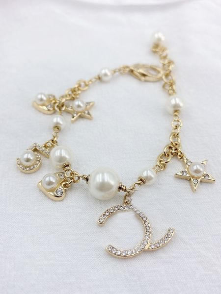 2023 designer bracelet luxury latest diamond monogram charm women's bracelet brass birthday gift elegant no box, Golden;silver
2023 designer bracelet luxury latest diamond monogram charm women's bracelet brass birthday gift elegant no box, Golden;silver