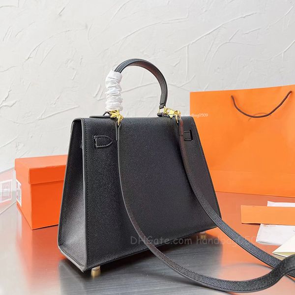 5a designer bags leather flap handbag pochette shoulder bag ladies crossbody bag luxury totes high-quality hardware handbags square the tote
5a designer bags leather flap handbag pochette shoulder bag ladies crossbody bag luxury totes high-quality hardware handbags square the tote