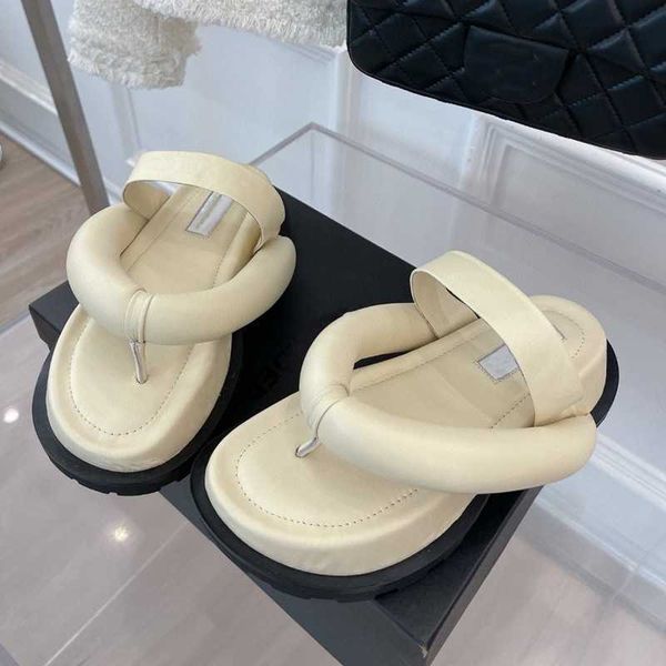 shoes 2023 spring and summer thick soled bubble slippers women's sandals wear cute flip flops, Black
shoes 2023 spring and summer thick soled bubble slippers women's sandals wear cute flip flops, Black