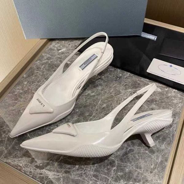 shoes p's three corner standard baotou sandals 2023 new cat and fairy wind back empty leather pointed high heels, Black
shoes p's three corner standard baotou sandals 2023 new cat and fairy wind back empty leather pointed high heels, Black