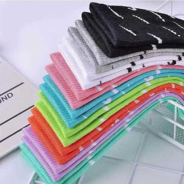 12 colors wholesale stocking women men stockings knee high socks fashion sports football cheerleaders long cotton multi good gho2, Black
12 colors wholesale stocking women men stockings knee high socks fashion sports football cheerleaders long cotton multi good gho2, Black