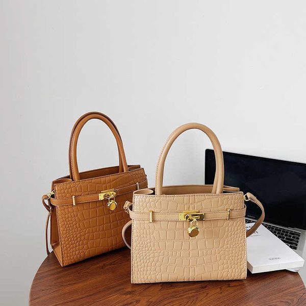 handbag 2023 fashion women's bag leather quality handbag fashionable shoulder commuting fashion alligator mother bags bag
handbag 2023 fashion women's bag leather quality handbag fashionable shoulder commuting fashion alligator mother bags bag