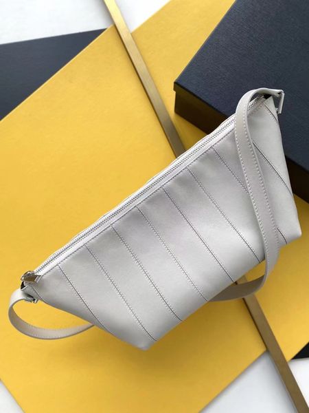 2023 5a laser hand luggage travel bag waterproof duffel duffle men bags handbag tote boys style women handbags backpacks 50cm
2023 5a laser hand luggage travel bag waterproof duffel duffle men bags handbag tote boys style women handbags backpacks 50cm