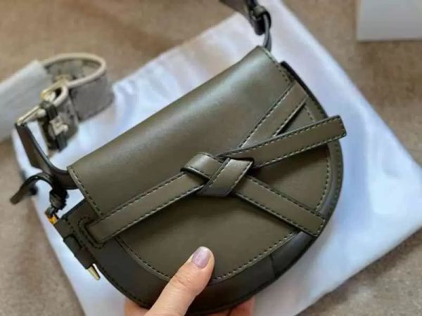 5a bags tote women leather saddle messenger fashion lightweight handbag shoulder brown brand designer crossbody female purses
5a bags tote women leather saddle messenger fashion lightweight handbag shoulder brown brand designer crossbody female purses