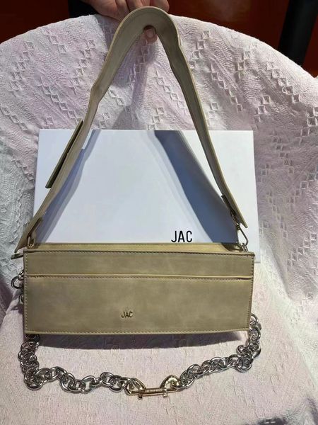 metal chain jacquemu baguette luxury designer le ciuciu tote crossbody bag women's mens genuine leather wallet famous city handbag shou
metal chain jacquemu baguette luxury designer le ciuciu tote crossbody bag women's mens genuine leather wallet famous city handbag shou