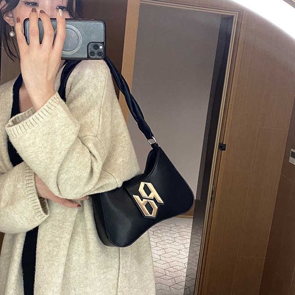handbag 2023 fashion women's bag leather quality handbag fashionable french minority underarm and versatile single shoulder messenger b
handbag 2023 fashion women's bag leather quality handbag fashionable french minority underarm and versatile single shoulder messenger b
