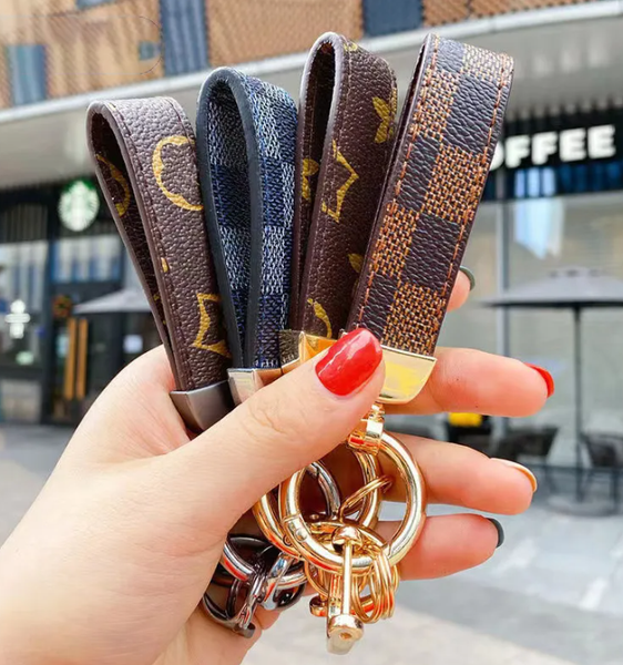 fashion designer keychain classic exquisite luxury car keyring zinc alloy letter lanyard metal small jewelry, Silver
fashion designer keychain classic exquisite luxury car keyring zinc alloy letter lanyard metal small jewelry, Silver