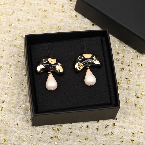2023 luxury quality charm drop earring with mushroom shape in white and black color in 18k gold plated have box stamp ps3338, Golden
2023 luxury quality charm drop earring with mushroom shape in white and black color in 18k gold plated have box stamp ps3338, Golden