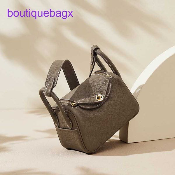 designer lindi bags hremm female 2023 new litchi grain cowhide pillow bag fashion wide shoulder belt single shoulder messenger doctor
designer lindi bags hremm female 2023 new litchi grain cowhide pillow bag fashion wide shoulder belt single shoulder messenger doctor