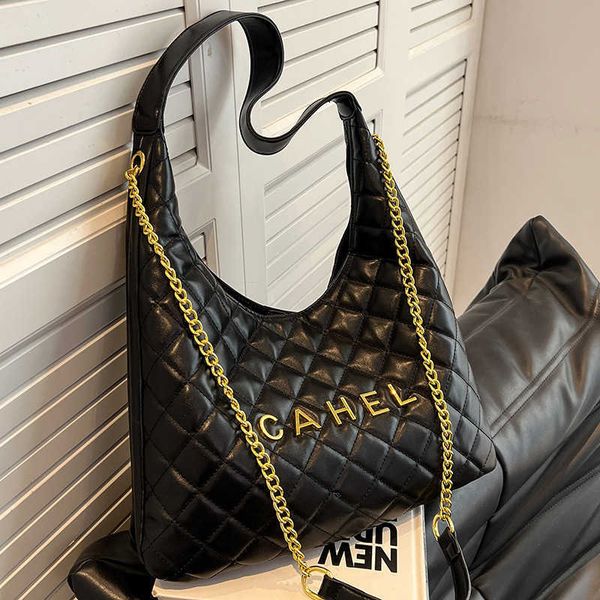 handbag 2023 handbag fashionable new shoulder bag autumn and fashion texture one shoulder underarm versatile chain straddle tote bag
handbag 2023 handbag fashionable new shoulder bag autumn and fashion texture one shoulder underarm versatile chain straddle tote bag