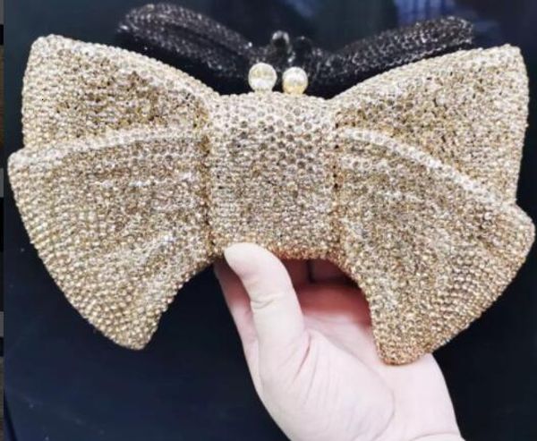 evening bags latest wedding party crystal clutch handbag style metallic hollow out floral women bag 230220
evening bags latest wedding party crystal clutch handbag style metallic hollow out floral women bag 230220