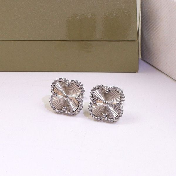 luxury designer stud earrings four-leaf womens fashion 18k gold earring jewelry 2jwjw, Golden;silver
luxury designer stud earrings four-leaf womens fashion 18k gold earring jewelry 2jwjw, Golden;silver