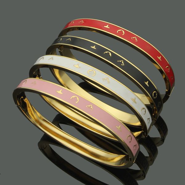 cuff high-end quality charm luxury bracelets designer letter v four-leaf flower black and white red pink drip oil bracelet wholesale men
cuff high-end quality charm luxury bracelets designer letter v four-leaf flower black and white red pink drip oil bracelet wholesale men