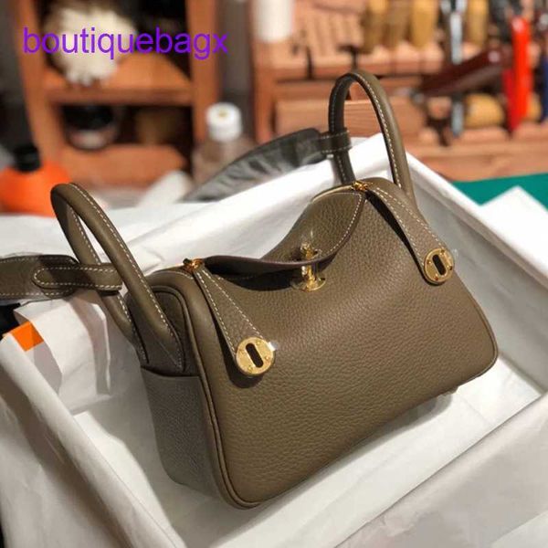 designer lindi bags hremm 2023 new leather women's bag layer cowhide gold button doctor single shoulder portable medicine
designer lindi bags hremm 2023 new leather women's bag layer cowhide gold button doctor single shoulder portable medicine
