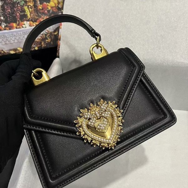 evening bags 2023 luxury brand women leather flap shoulder bag decoration ladies leisure shopping chain handbag 230220
evening bags 2023 luxury brand women leather flap shoulder bag decoration ladies leisure shopping chain handbag 230220