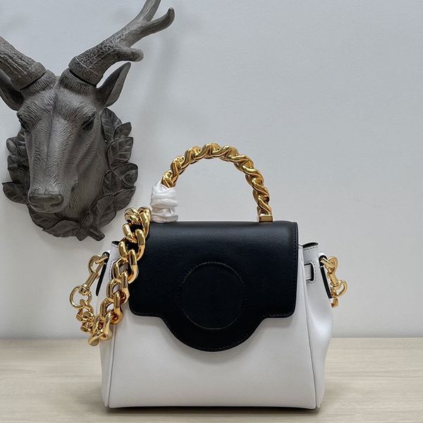 mini tote bag women shoulder bags fashion genuine leather handbag purse metal hardware handle coarse chain flap magnetic buckle removable st
mini tote bag women shoulder bags fashion genuine leather handbag purse metal hardware handle coarse chain flap magnetic buckle removable st