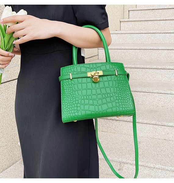 evening bags 2023 new women's bags crocodile stripe handbag cross-border fashion bag hand bags texture single shoulder bag crossbody ba
evening bags 2023 new women's bags crocodile stripe handbag cross-border fashion bag hand bags texture single shoulder bag crossbody ba