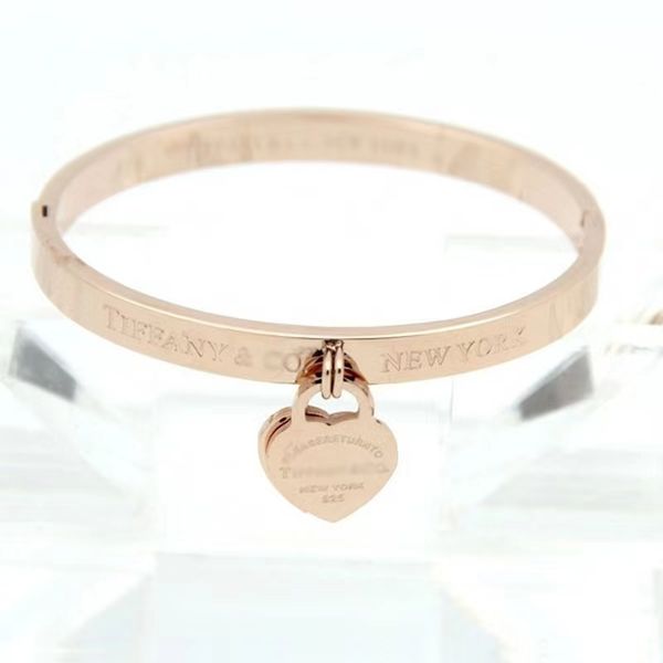 new european and american fashion double-heart titanium steel female bracelet stainless steel rose gold heart-shaped pendant couple bracelet, Golden;silver
new european and american fashion double-heart titanium steel female bracelet stainless steel rose gold heart-shaped pendant couple bracelet, Golden;silver