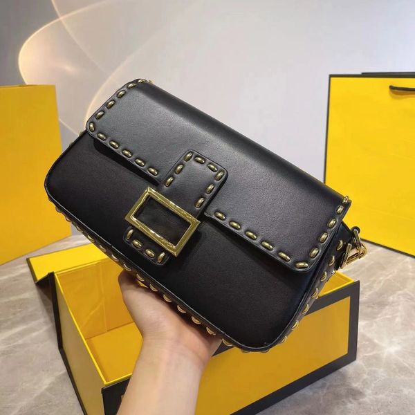 fashion bags luxury designers women school bags classic student bucket bag printed embossed flowers with letter tag
fashion bags luxury designers women school bags classic student bucket bag printed embossed flowers with letter tag