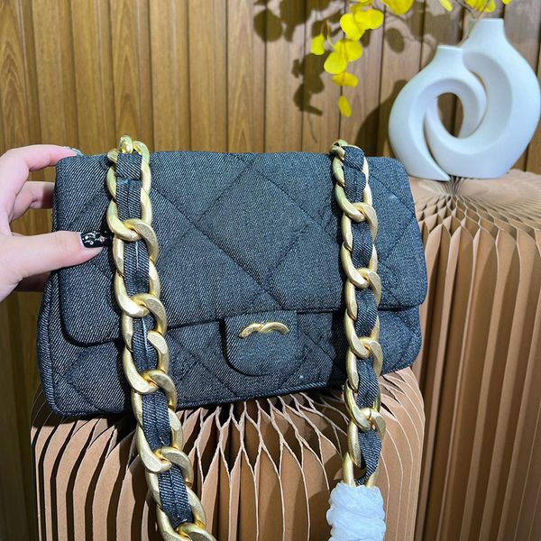 classic womens leather shoulder bag denim bags tote makeup clamshell square bags calfskin purse thick chain metal buckle star same brand lux
classic womens leather shoulder bag denim bags tote makeup clamshell square bags calfskin purse thick chain metal buckle star same brand lux
