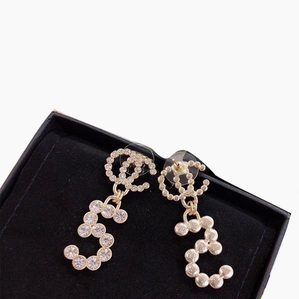 fashion pearl stud earrings geometric women crystal rhinestone pearl earring wedding jewelry mixed simple plated letters stud brand designer, Golden;silver
fashion pearl stud earrings geometric women crystal rhinestone pearl earring wedding jewelry mixed simple plated letters stud brand designer, Golden;silver