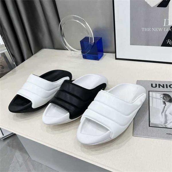 luxury designer womens slippers summer new high-quality mens rocking slippers luxury fashion sense of stepping on shit space bread thick bot, Black
luxury designer womens slippers summer new high-quality mens rocking slippers luxury fashion sense of stepping on shit space bread thick bot, Black