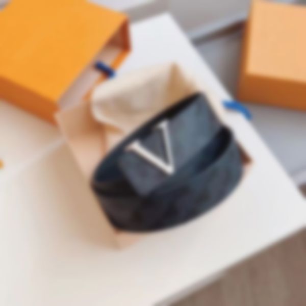fashion classic men designer belts womens mens casual letter smooth buckle luxury belt 15 colors width 3.8cm with box, Black;brown
fashion classic men designer belts womens mens casual letter smooth buckle luxury belt 15 colors width 3.8cm with box, Black;brown
