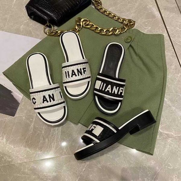 shoes xiaoxiangfeng slope heel woven slippers 2023 new letter embroidered one word sandals wear thick heels to increase women's fashion, Black
shoes xiaoxiangfeng slope heel woven slippers 2023 new letter embroidered one word sandals wear thick heels to increase women's fashion, Black