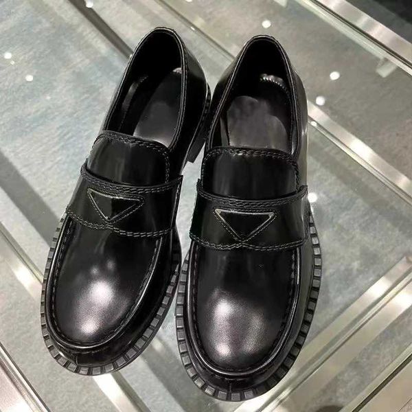 designer shoes p family's triangle lefu women's new british style small leather shoes in the spring and autumn of 2023, Black
designer shoes p family's triangle lefu women's new british style small leather shoes in the spring and autumn of 2023, Black