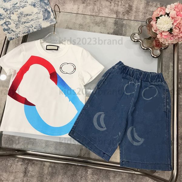 2023ss deisgner kids clothing sets brand cotton round neck t-shirt denim shorts summer boys tracksuits t shirts with shorts high end childre, White
2023ss deisgner kids clothing sets brand cotton round neck t-shirt denim shorts summer boys tracksuits t shirts with shorts high end childre, White