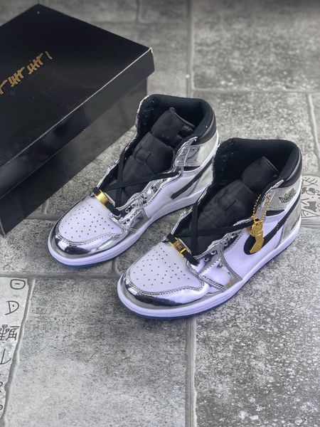 2023 1s high kawhi leonards basketball shoes jumpman 1 high pass the torch chrome white-turbo green-black designer sneakers with box
2023 1s high kawhi leonards basketball shoes jumpman 1 high pass the torch chrome white-turbo green-black designer sneakers with box