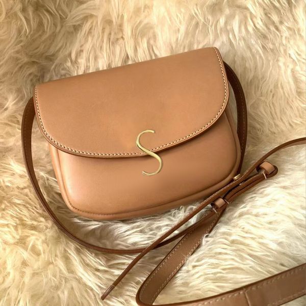 designer kaia saddle messenger hobo crossbody bag luxurys womens men postman handbags genuine leather with clutch bags pochette strap tote c
designer kaia saddle messenger hobo crossbody bag luxurys womens men postman handbags genuine leather with clutch bags pochette strap tote c