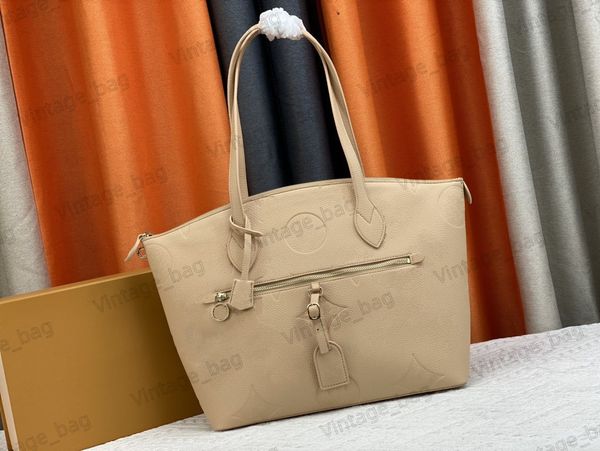 travel bag tote women's handbag two long handles monograms embossed key bell leather designer hobo bags large capacity shopping bag m46
travel bag tote women's handbag two long handles monograms embossed key bell leather designer hobo bags large capacity shopping bag m46