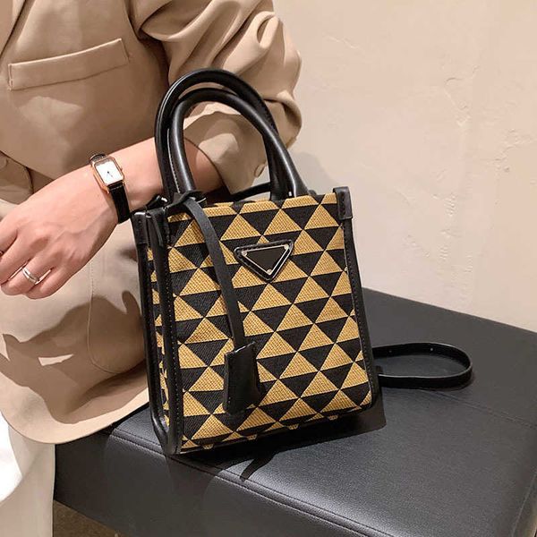 handbag 2023 fashion women's bag leather quality handbag fashionable shoulder tote lingge handbag canvas size single shoulder messenger