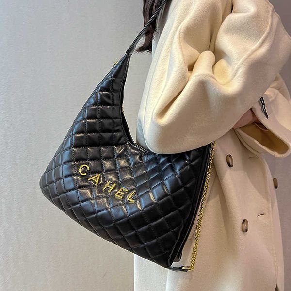 handbag 2023 fashion women's bag leather quality handbag handbag fashionable shoulder and fashion texture one shoulder underarm versati
handbag 2023 fashion women's bag leather quality handbag handbag fashionable shoulder and fashion texture one shoulder underarm versati