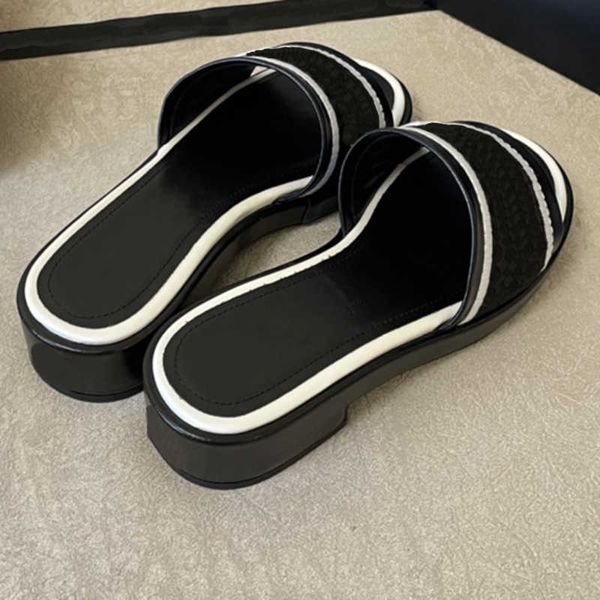 2023 design spring and summer new small fragrance embroidered flip flop women wear versatile beach roman shoes thick heel sals shoe clearanc, Black
2023 design spring and summer new small fragrance embroidered flip flop women wear versatile beach roman shoes thick heel sals shoe clearanc, Black