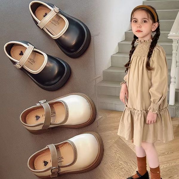 first walkers baby leather shoes spring autumn girls princess british style performance formal childrens shallow single 230217
first walkers baby leather shoes spring autumn girls princess british style performance formal childrens shallow single 230217