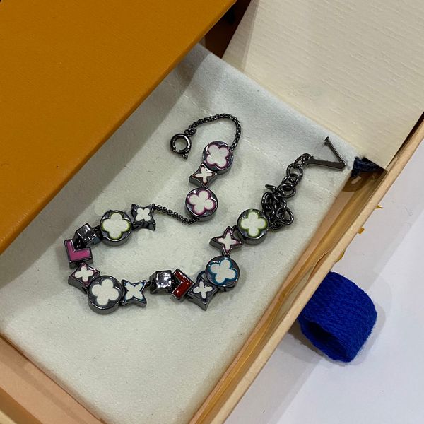 2023 luxury designer bracelets chain elegant fashion womens letter pendant clover bracelet wedding necklace special design jewelry chain, Black
2023 luxury designer bracelets chain elegant fashion womens letter pendant clover bracelet wedding necklace special design jewelry chain, Black