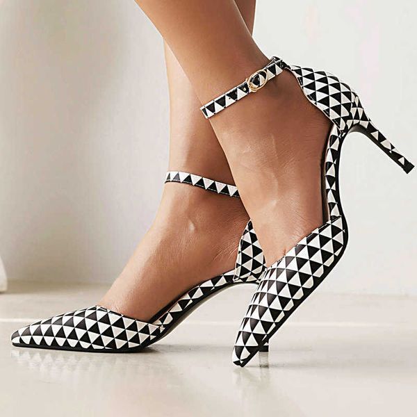 black white contrast color geometric checker design pointed toe woman pumps dress party thin high heels checked stiletto sandals 0220
black white contrast color geometric checker design pointed toe woman pumps dress party thin high heels checked stiletto sandals 0220