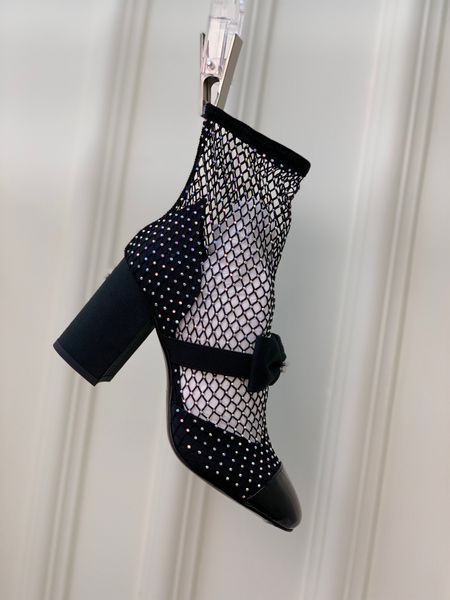 lace sandals carved air heel boots short autumn roman thick cowhide high cylinder yarn cool, Black
lace sandals carved air heel boots short autumn roman thick cowhide high cylinder yarn cool, Black