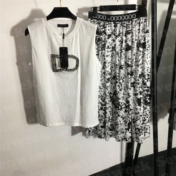 rhinestone letter vest print dress two piece for women fashion summer designer ladies t shirts high waist skirts sets, White
rhinestone letter vest print dress two piece for women fashion summer designer ladies t shirts high waist skirts sets, White